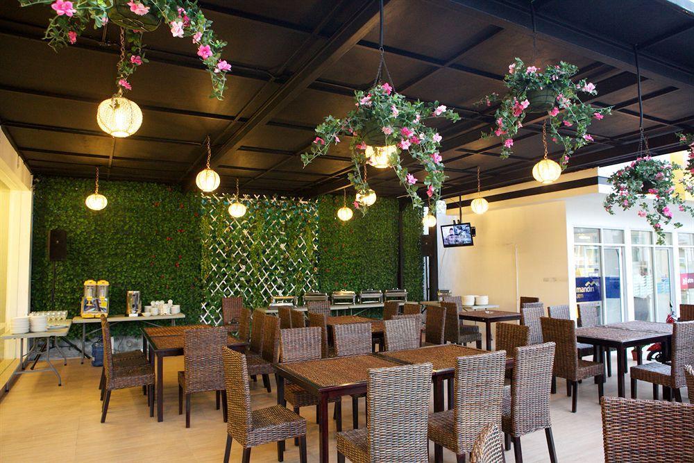 Arbor Biz Hotel Макасар Екстер'єр фото