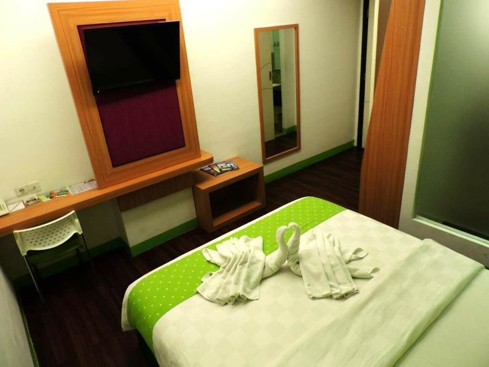 Arbor Biz Hotel Макасар Екстер'єр фото