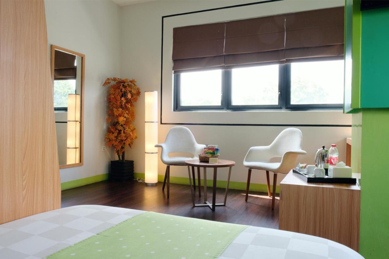 Arbor Biz Hotel Макасар Екстер'єр фото
